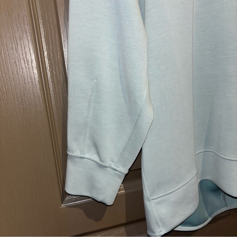 Lululemon Softstreme Draped-Back Crew
Silver Blue - Picture 9 of 13